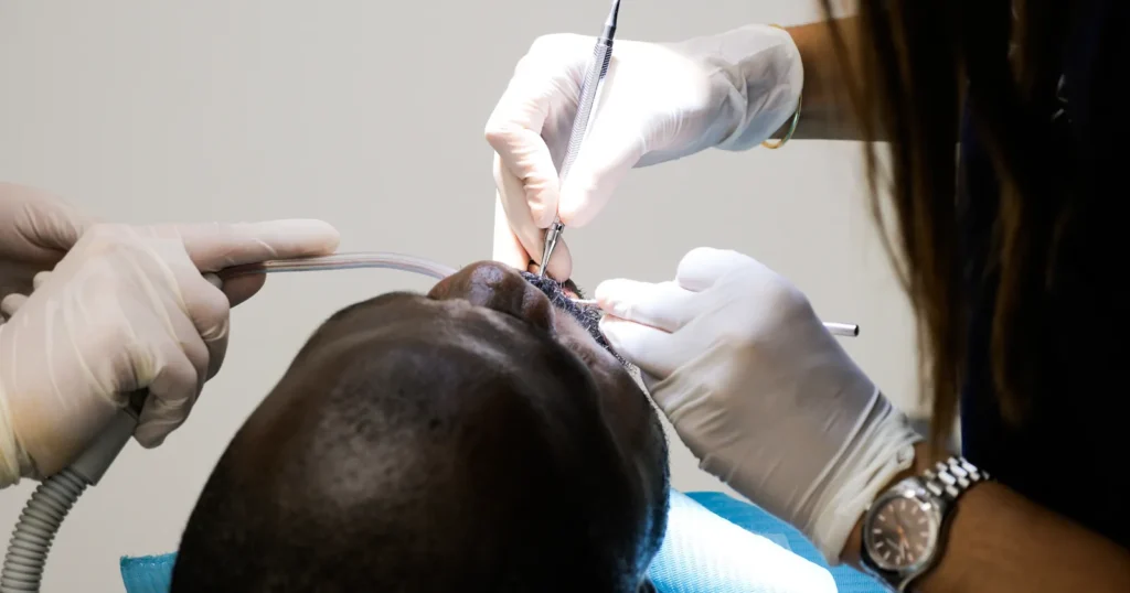 Détartrage dentaire : prix, remboursement, fréquence et déroulement