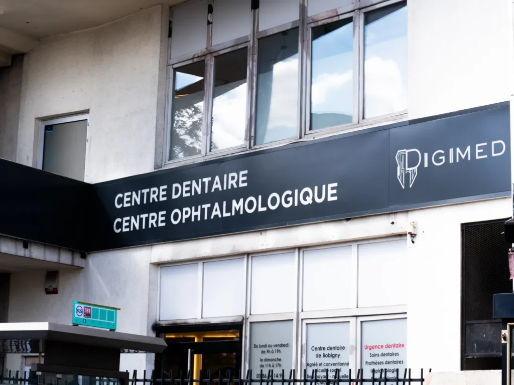 Façade du centre dentaire Digimed, 61 avenue Louis Aragon à Bobigny